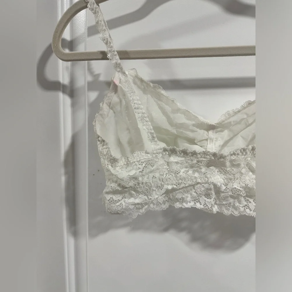 Cream Lace Bralette - Picture 3 of 8